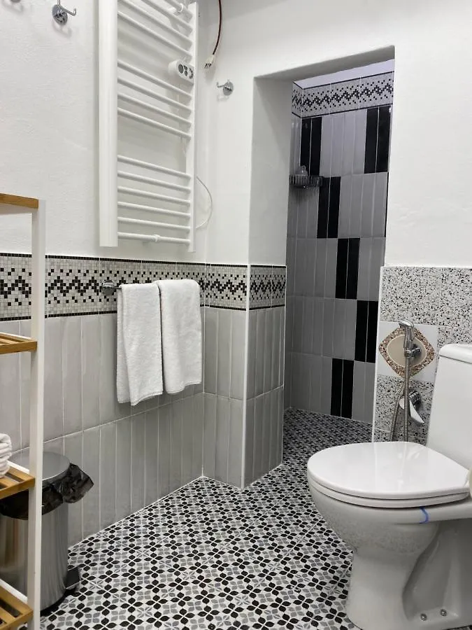 8+8 Appartamento Con Garage Livorno